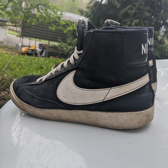 Nike suede high tops with elastic laces -- women's -- 9.5 US | UK 7 | EUR 41 - Picture 4 of 10